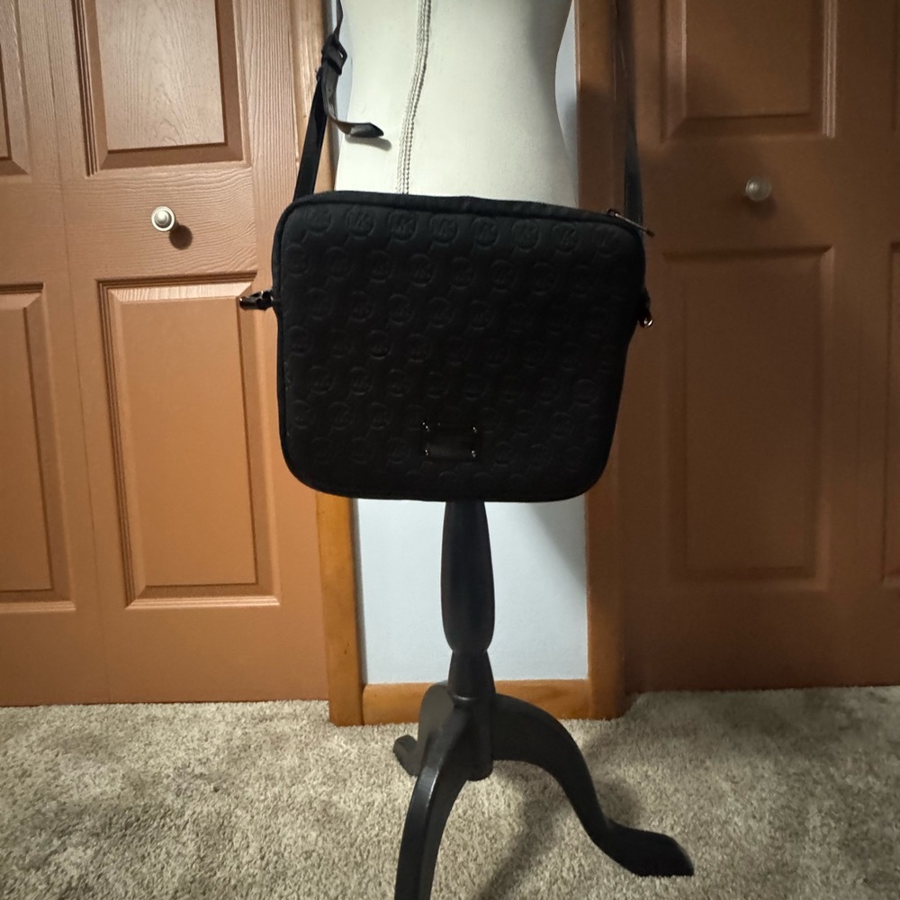 Women’s Michael Kors Black Quilted Crossbody Tablet Bag with Adjustable Strap